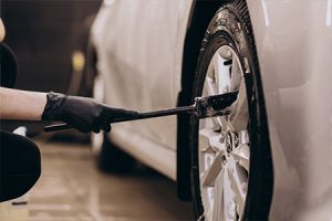 Nettoyer la carrosserie de sa voiture sans abîmer la peinture